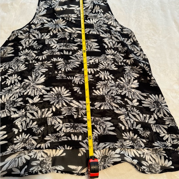 Bobeau Sleeveless Top - Picture 6 of 8